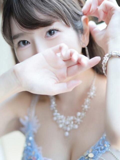 ももこ　愛溢れる癒し美女 ROYAL FACE（ソープランド）