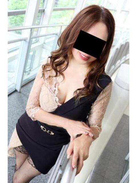 みな 逢って30秒で即尺（人妻・熟女待ち合わせデリヘル）