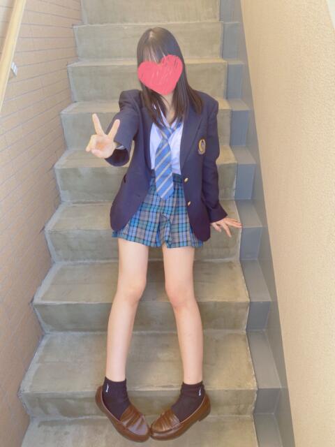 ひなの 青チェと赤チェ(派遣型オナクラ&リフレ)