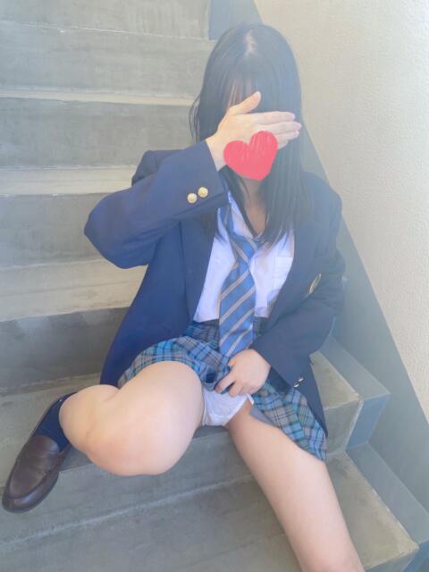 ひなの 青チェと赤チェ(派遣型オナクラ&リフレ)