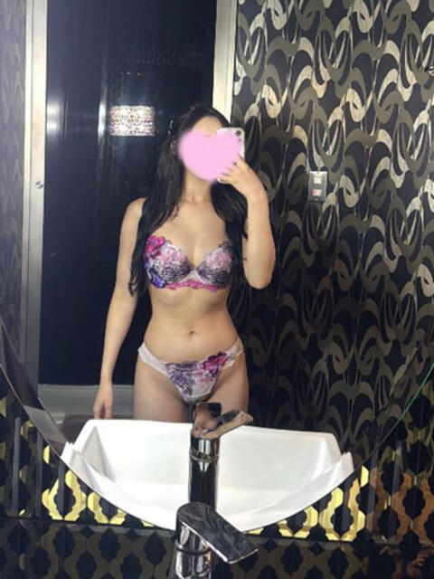 れいか ノーブラで誘惑する奥さん谷九・日本橋(人妻待ち合わせ型デリヘル)