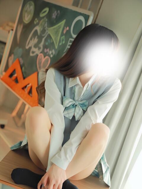 めろ 学校帰りの妹に手コキしてもらった件 谷九(オナクラ)