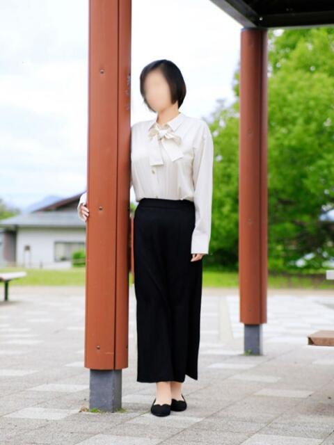 荒井 瞳 こあくまな熟女たち沼津店（KOAKUMAグループ）（人妻・熟女デリヘル）