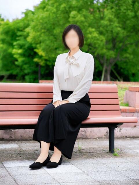 荒井 瞳 こあくまな熟女たち沼津店（KOAKUMAグループ）（人妻・熟女デリヘル）