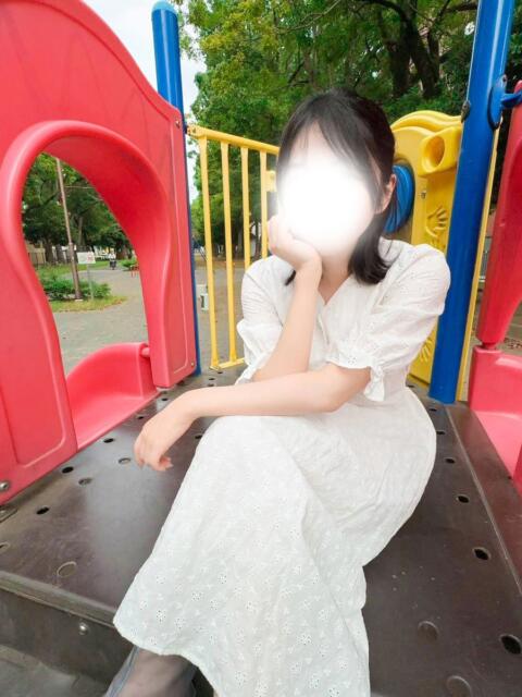 ななみ(スレンダー可憐美女) おクンニ天国~Rising Group~(店舗型オナクラ(手コキ))