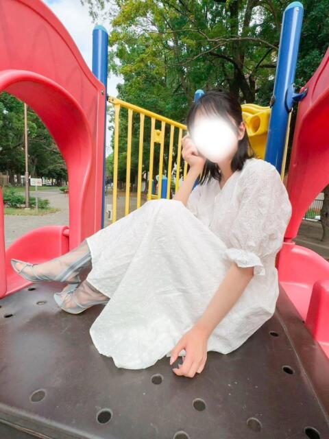 ななみ(スレンダー可憐美女) おクンニ天国~Rising Group~(店舗型オナクラ(手コキ))