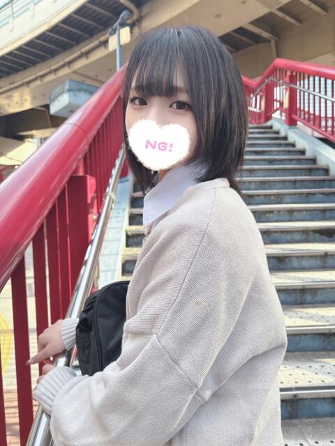 なぎさ 学校帰りの妹に手コキしてもらった件 梅田(オナクラ)