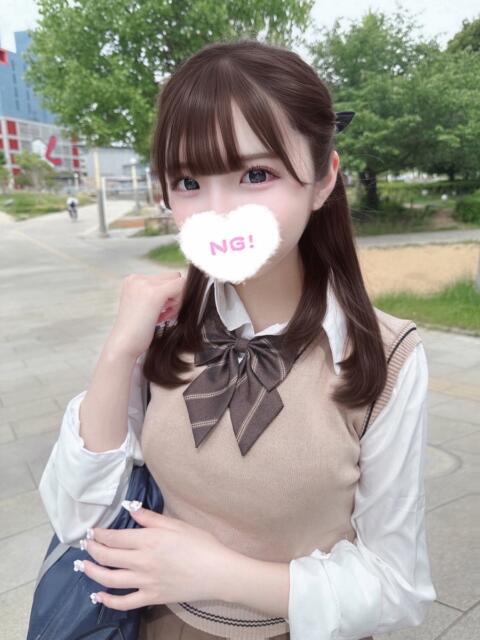 ゆん 学校帰りの妹に手コキしてもらった件 梅田(オナクラ)