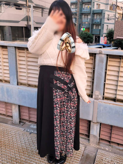 三上 るぅ 仮面ごとに咲く花(デリヘル)