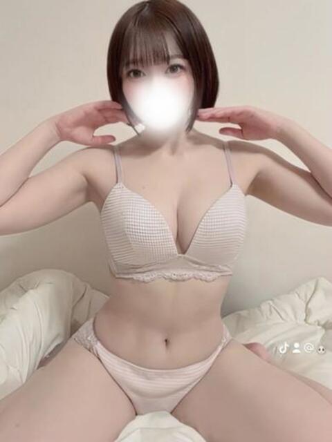 優花　杏さん（大物セクシー女優） ロイヤル　アテンダー（デリヘル）