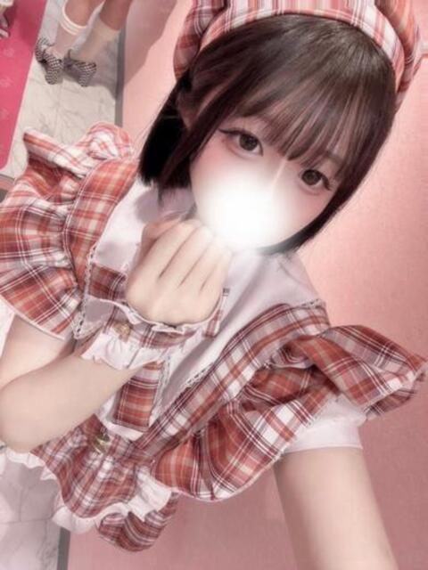 ロリ系長身美容師美女えりかちゃん ロイヤル　アテンダー（デリヘル）