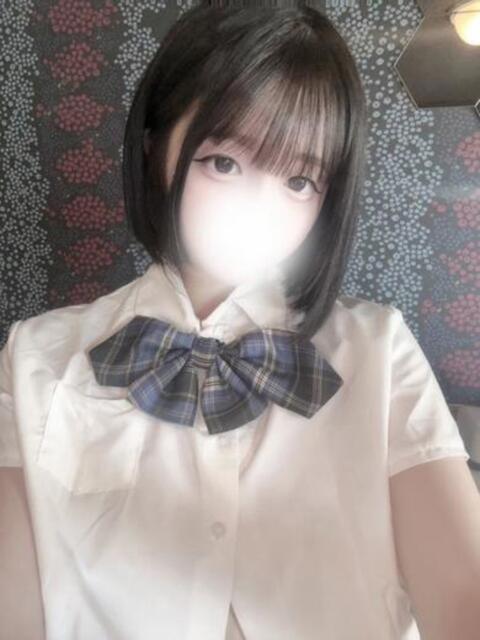 ロリ系長身美容師美女えりかちゃん ロイヤル　アテンダー（デリヘル）