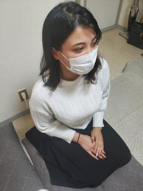 ド素人ハーフ巨乳美女みく ロイヤル　アテンダー（デリヘル）