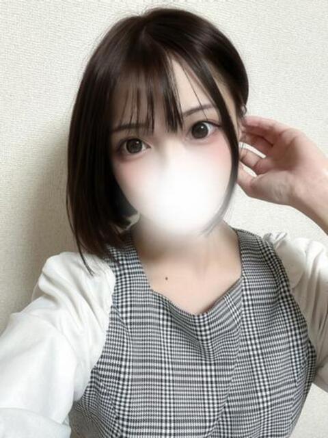 スレンダー美女まなかちゃん ロイヤル　アテンダー（デリヘル）