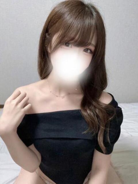 SSS級美女ゆいちゃん ロイヤル　アテンダー（デリヘル）