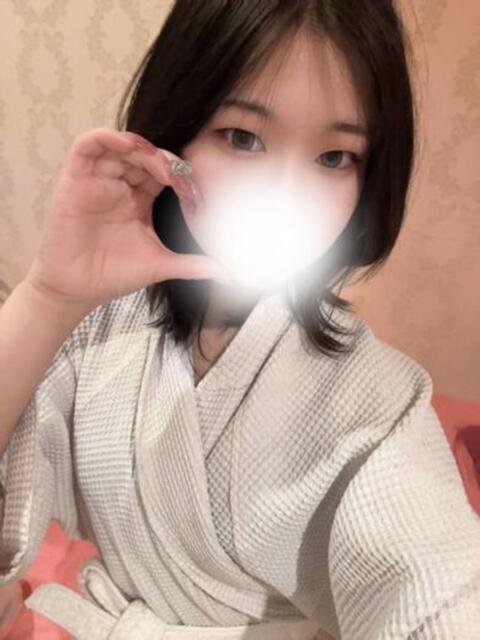 ド変態級の美少女まゆちゃん ロイヤル　アテンダー（デリヘル）