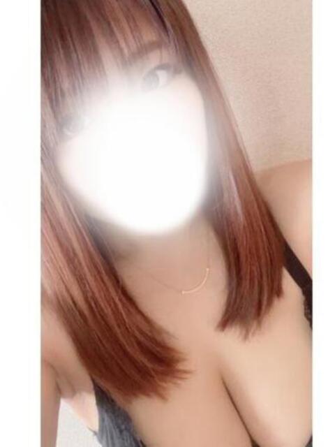 ハイクラス美女巨乳めいちゃん ロイヤル　アテンダー（デリヘル）