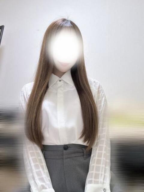 現役看護師SSS級美女ひとみさん ロイヤル　アテンダー（デリヘル）