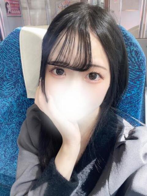 黒髪ロングの美少女しいなちゃん ロイヤル　アテンダー（デリヘル）