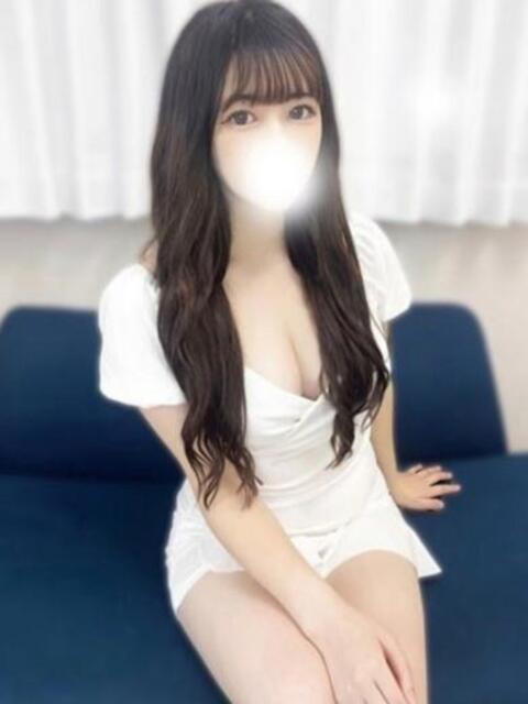 即尺無料！素人女子大生ゆいなさん ロイヤル　アテンダー（デリヘル）