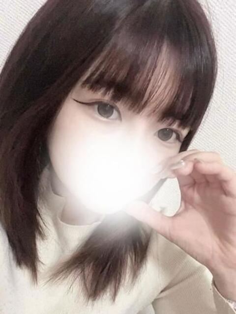 即尺無料！素人女子大生ゆいなさん ロイヤル　アテンダー（デリヘル）