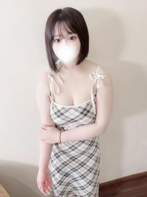 未経験18歳爆乳ゆめちゃん ロイヤル　アテンダー（デリヘル）