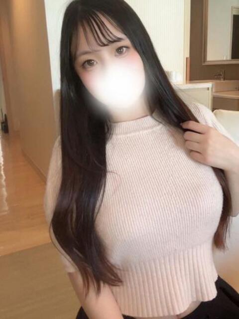 隠れ巨乳Gカップ美少女まろちゃん ロイヤル　アテンダー（デリヘル）