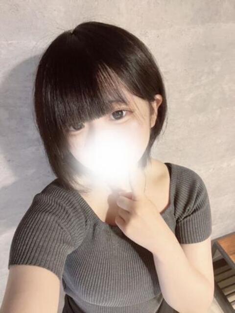 ゆうりちゃん ロイヤル　アテンダー（デリヘル）