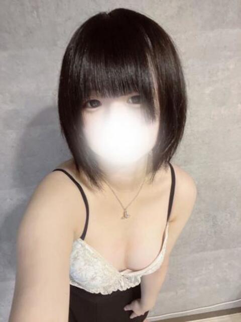 ゆうりちゃん ロイヤル　アテンダー（デリヘル）