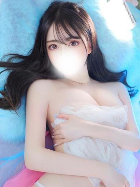 神クラス降臨、桃尻せりあちゃん ロイヤル　アテンダー（デリヘル）