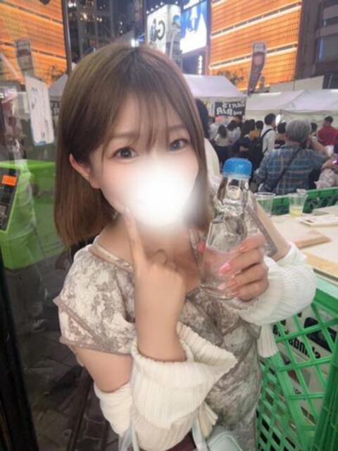 ドスケベSSS級美女りせちゃん ロイヤル　アテンダー（デリヘル）