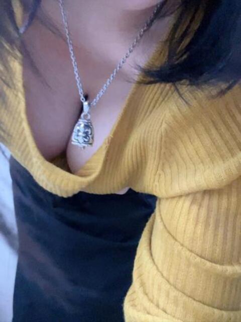 Jカップ痴女しおりちゃん ロイヤル　アテンダー（デリヘル）