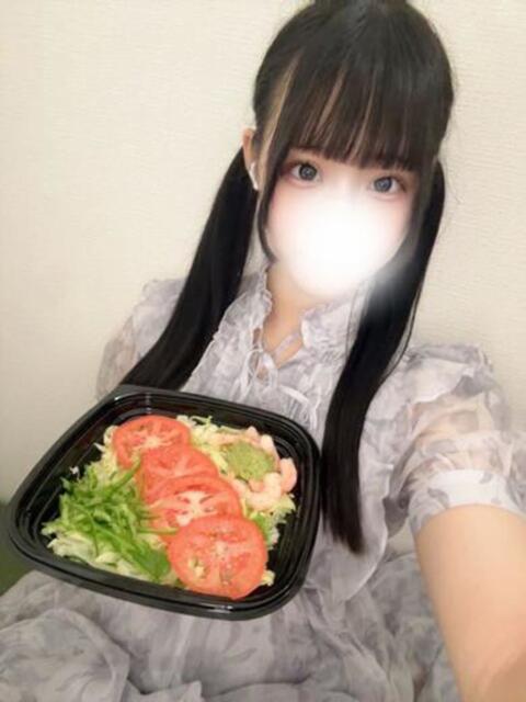 禁断の18歳ロリ系ろあちゃん ロイヤル　アテンダー（デリヘル）