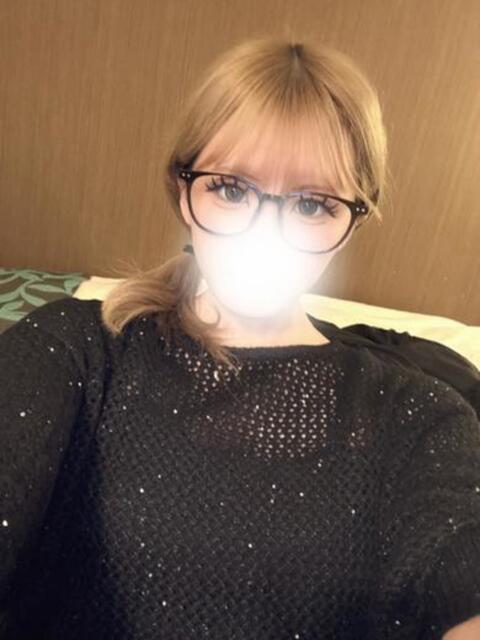 18歳完全未経験ららちゃん ロイヤル アテンダー(デリヘル)