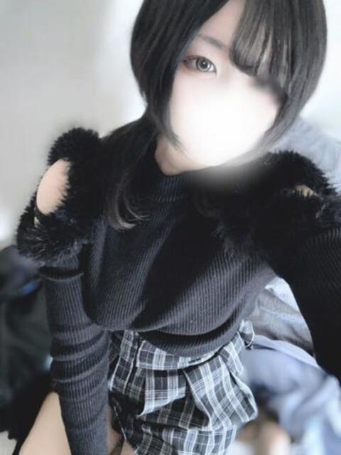 ド変態潮吹き美女なずなちゃん ロイヤル　アテンダー（デリヘル）