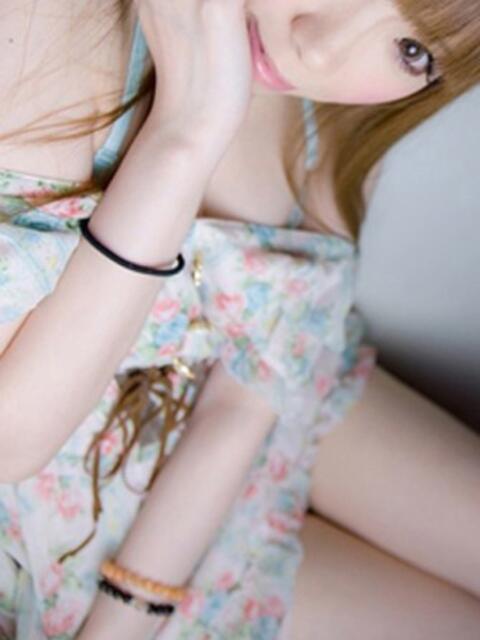 りあ HAND BITCH(ハンドビッチ)（手コキ＆エステ）