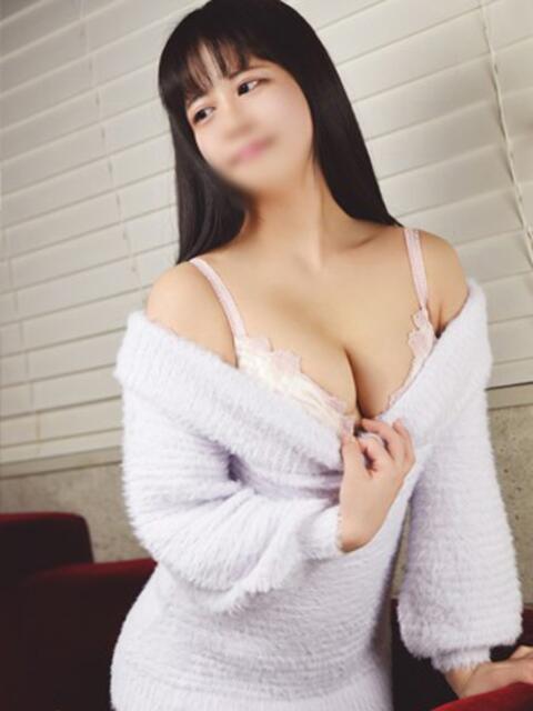 つきな HAND BITCH(ハンドビッチ)（手コキ＆エステ）