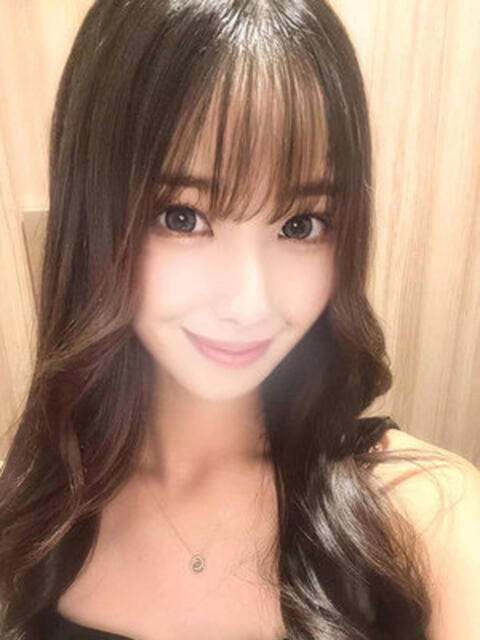 岩崎あすか 断りきれない美人マッサージ嬢たち（デリヘル＆エステ）