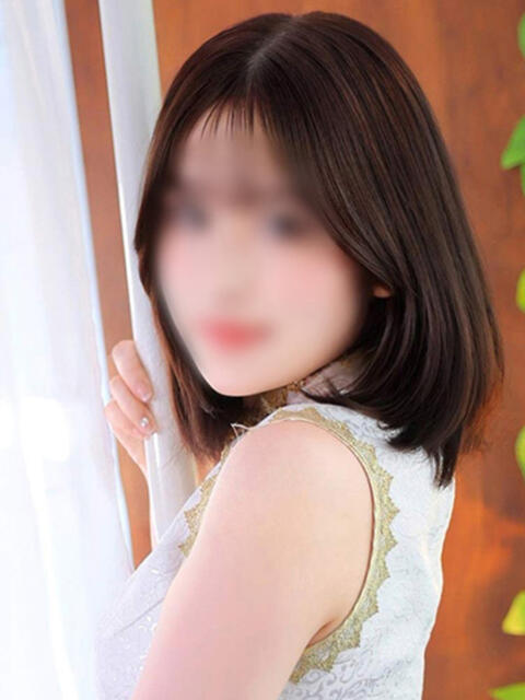 菜々子 李白(りぽ)(高級ソープランド)