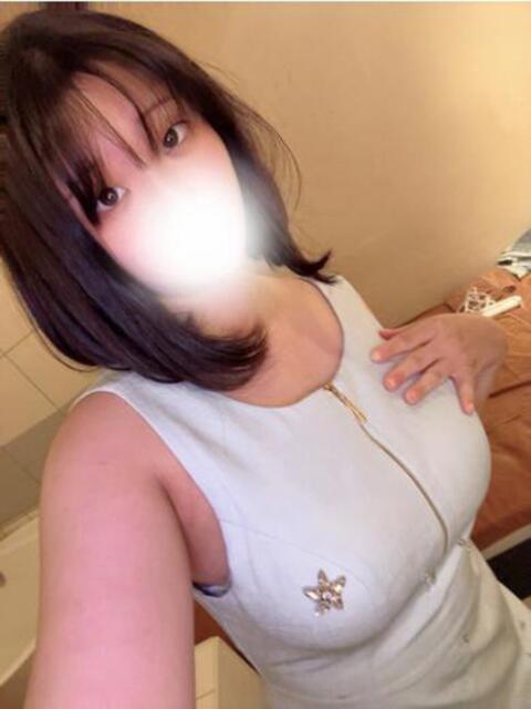 エロい身体ゆらりちゃん ロイヤル アテンダー(デリヘル)