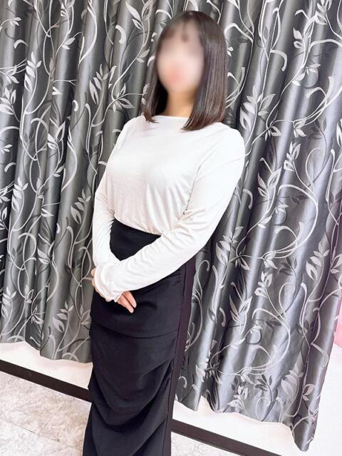 栞(しおり) エクレア上野御徒町　天然貴姉乳舐手淫店（派遣手コキ）