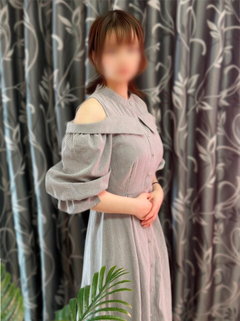 響(ひびき) エクレア上野御徒町　天然貴姉乳舐手淫店（派遣手コキ）