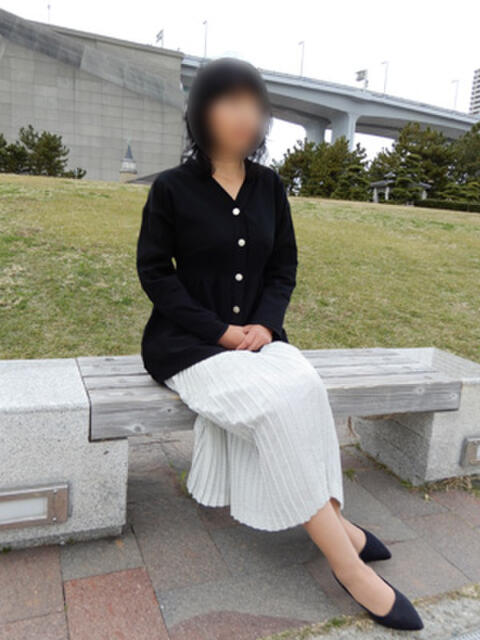 【体験入店】あみ ロダン（人妻熟女デリヘル）