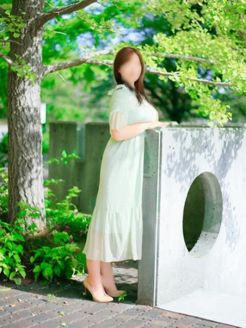 剣持 ゆうみ こあくまな熟女たち 神戸西・明石店(KOAKUMAグループ)(人妻・熟女デリヘル)