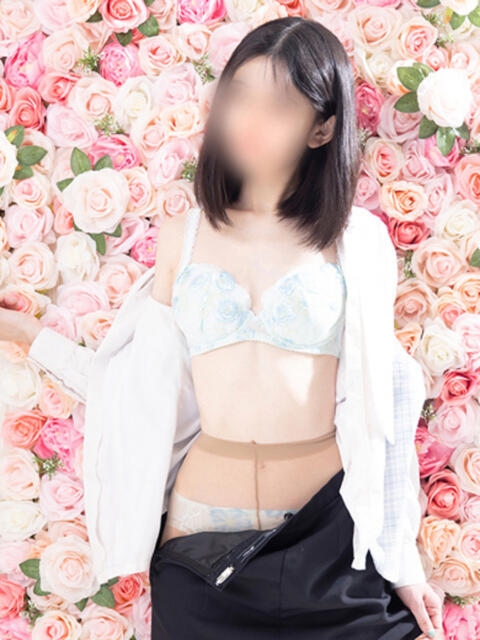 しずく 新宿・本格コスプレ美人秘書オフィスイメクラ「秘書課女子」（デリヘル）