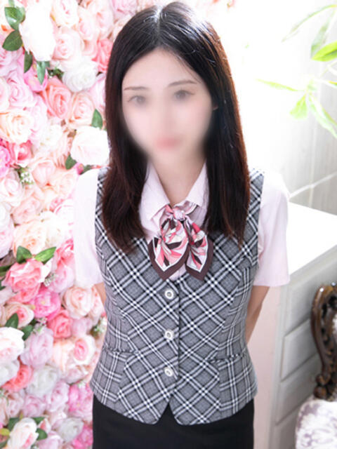 うらら 新宿・本格コスプレ美人秘書オフィスイメクラ「秘書課女子」（デリヘル）
