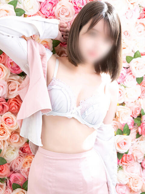 まみ 新宿・本格コスプレ美人秘書オフィスイメクラ「秘書課女子」（デリヘル）