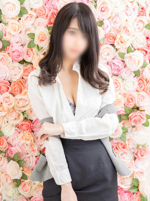 もえ 新宿・本格コスプレ美人秘書オフィスイメクラ「秘書課女子」（デリヘル）