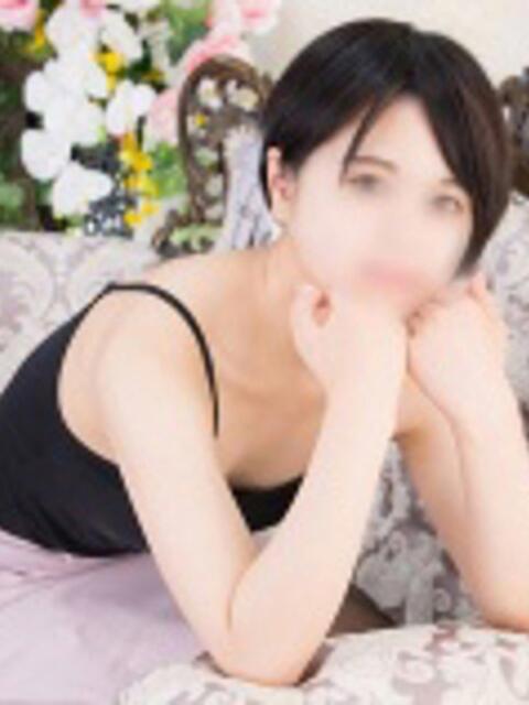 るい 新宿・本格コスプレ美人秘書オフィスイメクラ「秘書課女子」(デリヘル)