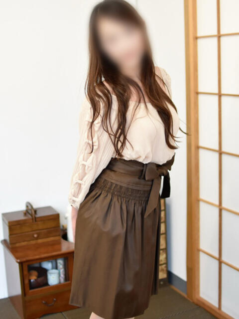 はな(昭和45年生まれ) 熟年カップル名古屋~生電話からの営み~(人妻・熟女デリヘル)